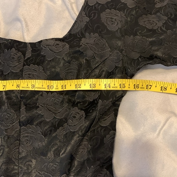 Vintage 1950’s jacquard Black Floral rose Patterned Fabric basque waist small - Picture 5 of 6